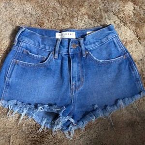💥BRIGHT BLUE BULLHEAD DENIM SHORTS💥